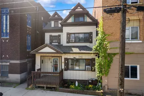 571 3rd St, Pitcairn, PA 15140