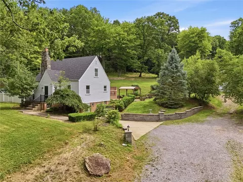 Exterior - 809 Franklin Rd, Mars, PA 16046 photo 2 of 11