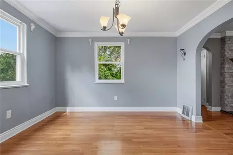 Living - 809 Franklin Rd, Mars, PA 16046 photo 6 of 6