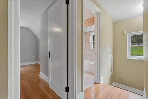 Entry Way - 809 Franklin Rd, Mars, PA 16046 photo 4 of 4