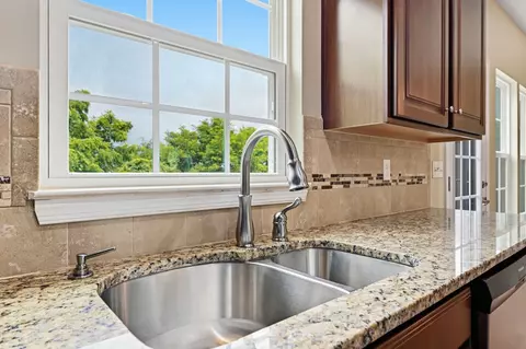 Kitchen - 805 Pointe View Dr, Mars, PA 16046 photo 3 of 4