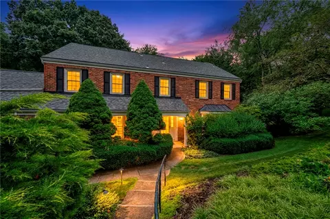 935 Field Club Rd, Pittsburgh, PA 15238
