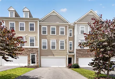 28 Remington Dr, Washington, PA 15301