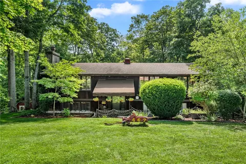 467 Hunting Creek Rd, Canonsburg, PA 15317