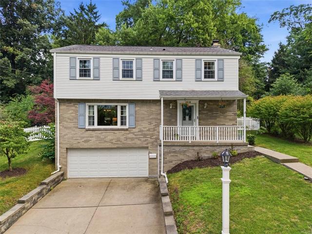 1318 Plantation Dr, Bethel Park, PA 15102