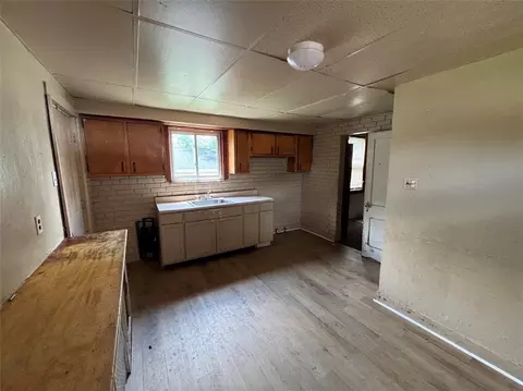 564 3rd St, Clairton, PA 15025 photo 8