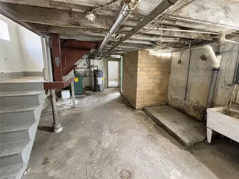 564 3rd St, Clairton, PA 15025 photo 18