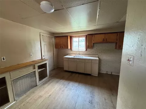 564 3rd St, Clairton, PA 15025 photo 6