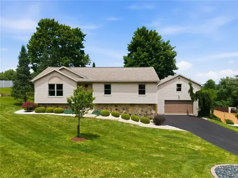 422 Primrose Dr, Greensburg, PA 15601