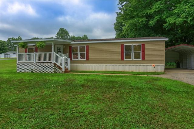 164 Harbor Village Dr, Edinburg, PA 16116
