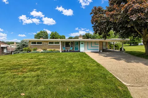 27 Dolly, Jeannette, PA 15644