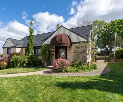 142 Green, Pittsburgh, PA 15236