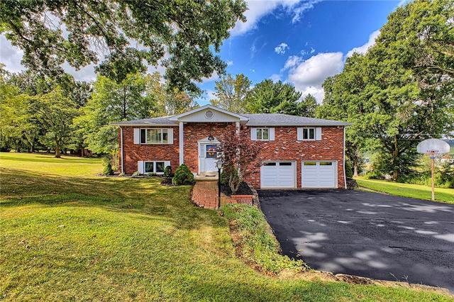 112 Friendship Ln, Greensburg, PA 15601