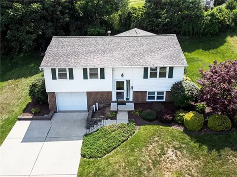 3139 New Hampshire Dr, New Kensington, PA 15068