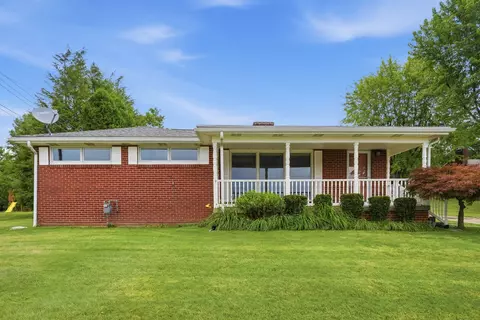 2913 Conway Wallrose Rd, Baden, PA 15005