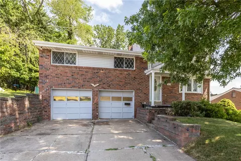 5624 Tracy Dr, Pittsburgh, PA 15236
