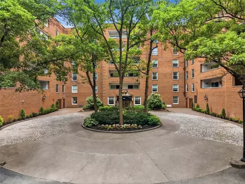 300 Fox Chapel Rd #412, Pittsburgh, PA 15238
