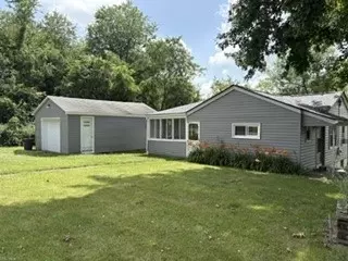 6365 Tuscarawas Rd, Industry, PA 15052