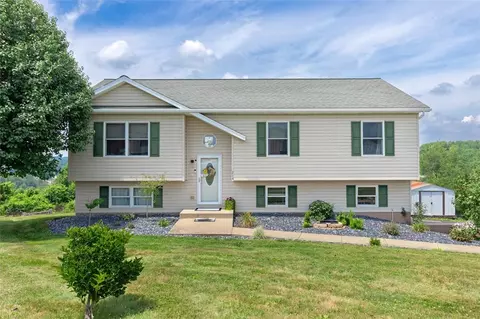 216 Marble Ter, Grindstone, PA 15442