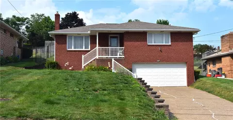419 Brierly Ln, Homestead, PA 15120
