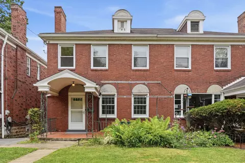 5462 Pocusset St, Pittsburgh, PA 15217