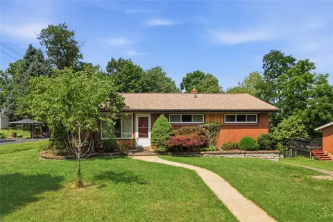 307 Bayberry Dr, Pittsburgh, PA 15237