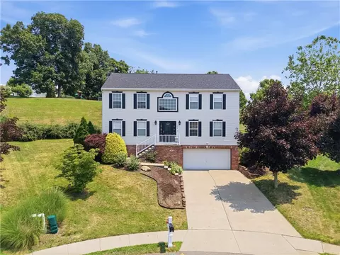 608 Cassandra Dr, Cranberry Township, PA 16066