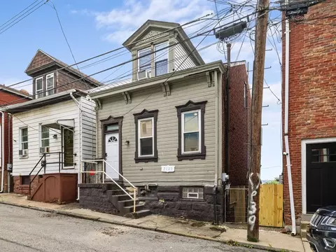 2129 Straubs Ln, Pittsburgh, PA 15212