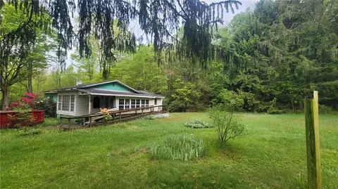 190-192 Hawkins Hollow Rd, Connellsville, PA 15425