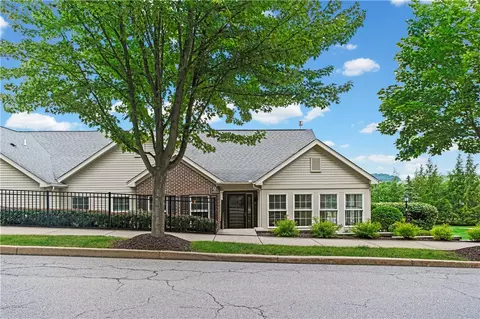 1102 Wealdstone Rd, Cranberry Township, PA 16066