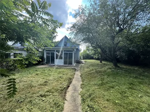255 Hamilton Ave, Farrell, PA 16121 photo 6