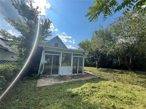 255 Hamilton Ave, Farrell, PA 16121 photo 4