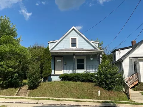255 Hamilton Ave, Farrell, PA 16121 photo 8