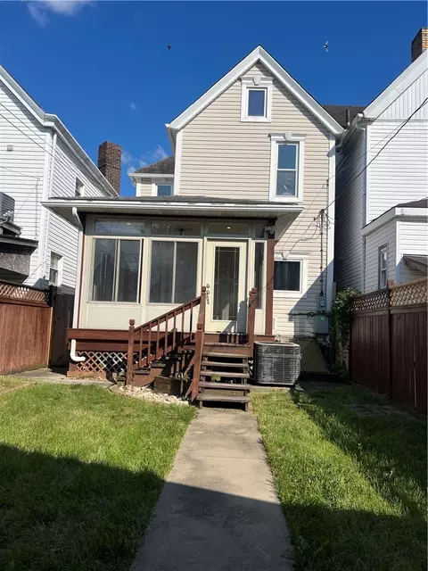 Exterior - 121 Hamilton Ave, Vandergrift, PA 15690 photo 3 of 3