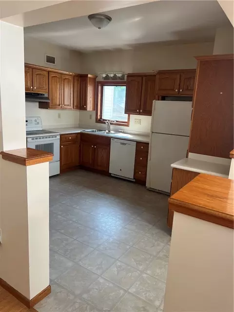 Kitchen - 121 Hamilton Ave, Vandergrift, PA 15690 photo 1 of 2