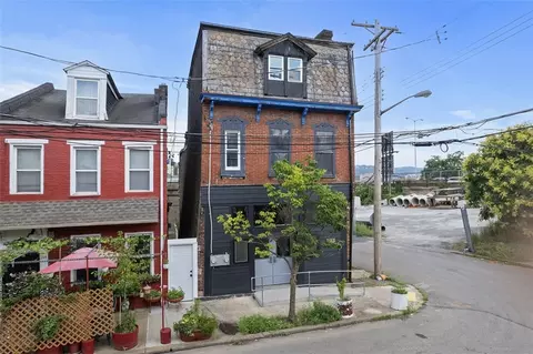 23 Seneca St, Pittsburgh, PA 15219