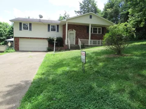 410 Crestridge Dr, Greensburg, PA 15601