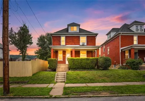 1227 Sycamore St, Connellsville, PA 15425