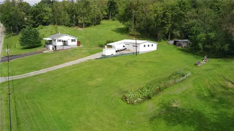 661 Pinkerton Run Rd, Oakdale, PA 15071