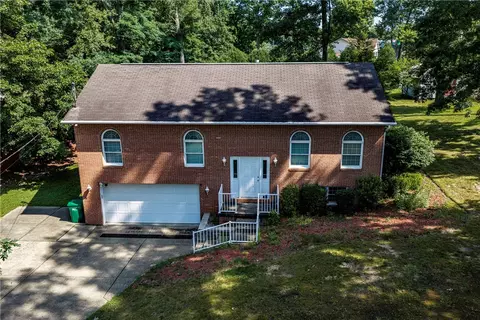 4135 Hopewell Ave, Butler, PA 16001