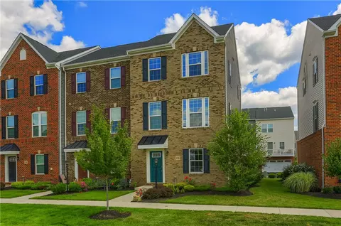 115 Sample Ln, Cranberry Township, PA 16066