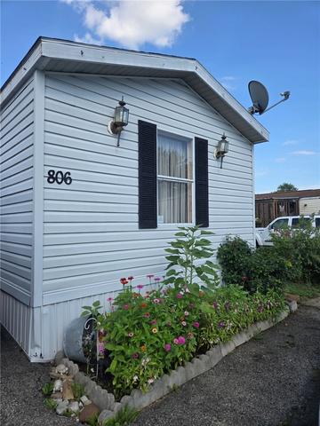 806 Governors Cir, Washington, PA 15301