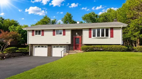 224 White Oak Dr, New Kensington, PA 15068