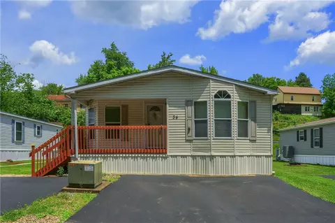 34 Jess Ln, Mcdonald, PA 15057