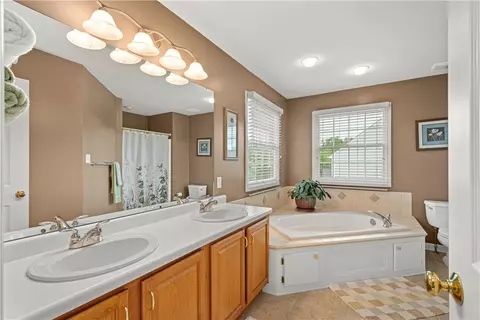 Bath - 213 Walnut, Eighty Four, PA 15330 photo 2 of 4