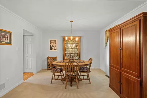Dining - 213 Walnut, Eighty Four, PA 15330 photo 1 of 2