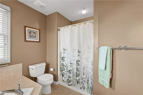 Bath - 213 Walnut, Eighty Four, PA 15330 photo 3 of 4