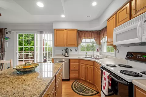 Kitchen - 213 Walnut, Eighty Four, PA 15330 photo 3 of 4