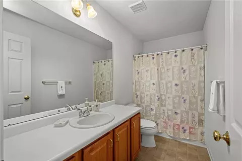 Bath - 213 Walnut, Eighty Four, PA 15330 photo 4 of 4