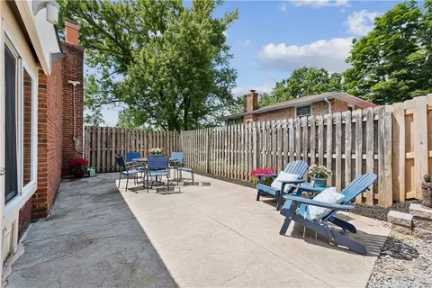 5044 Sequoia Ct, Export, PA 15632 photo 4